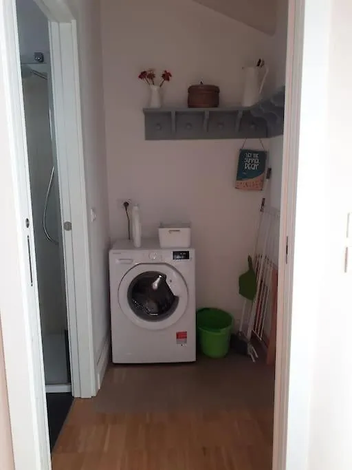 Apartament Elegant House With A Garden Mira