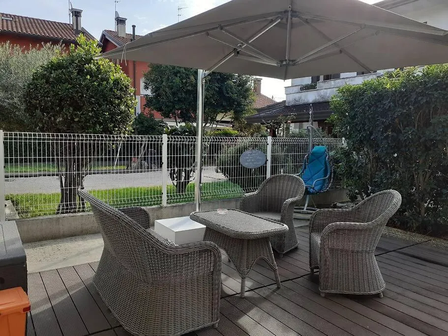 Apartament Elegant House With A Garden Mira Włochy