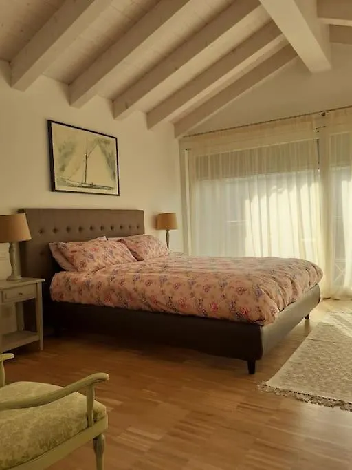 Apartament Elegant House With A Garden Mira